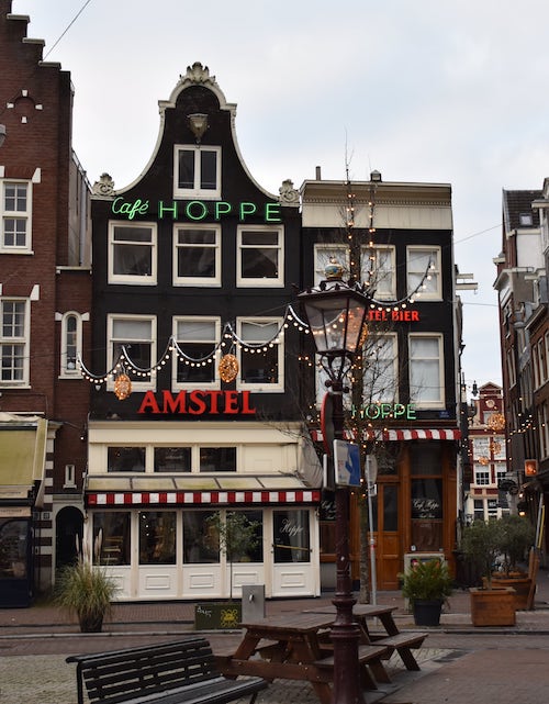 cafe-hoppe-1-min